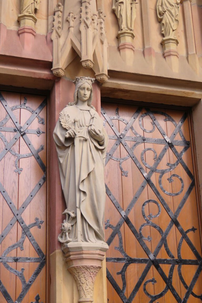 Kirche St. Katharina von Siena Gast in Lindern